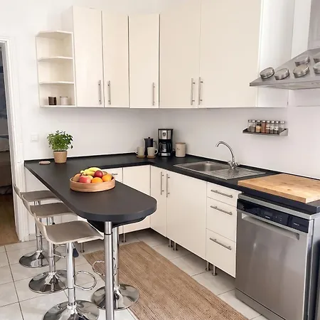 Spacious One-bedroom - Comfort, Center & Paris 5 Min Away Appartement Boulogne-Billancourt